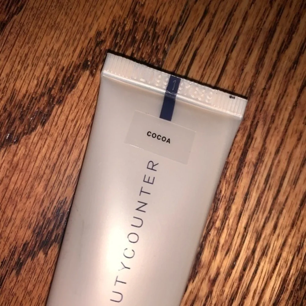 Beautycounter hydrating‎ skin tint foundation cocoa